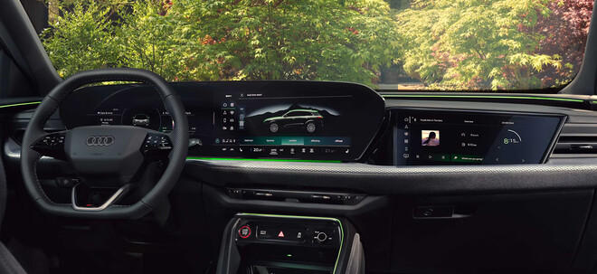 audi-q5-suv-panoramik-ekran